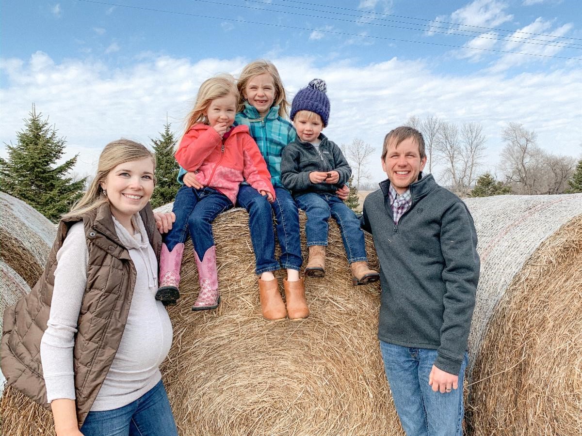 Aberdeen farm mom recognized by South Dakota Farmers Union Hub City Radio